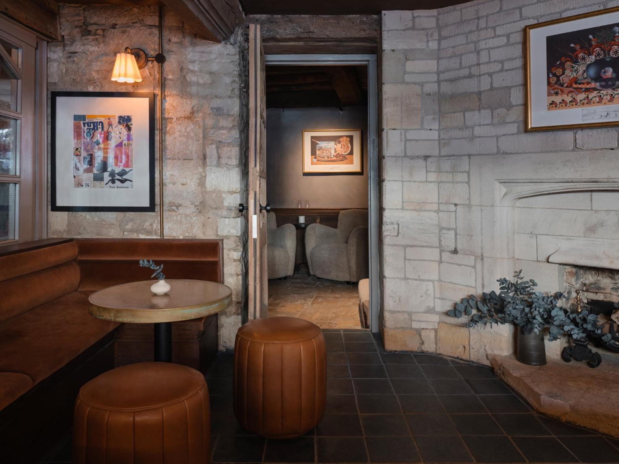 Highway Hotel Burford Buitenkant foto