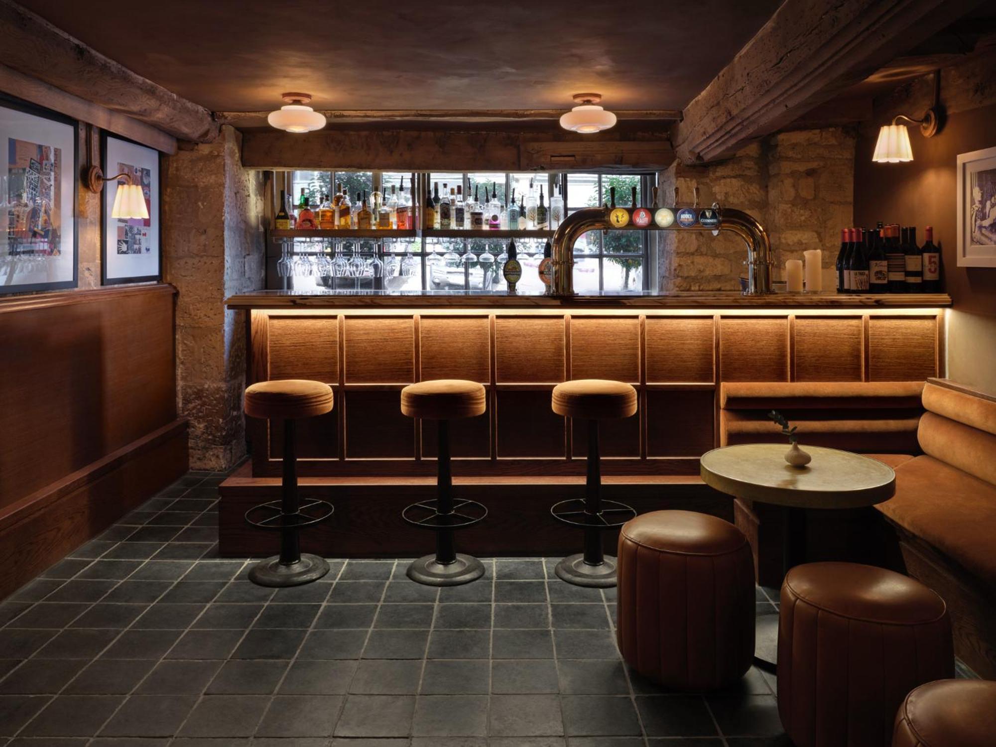 Highway Hotel Burford Buitenkant foto