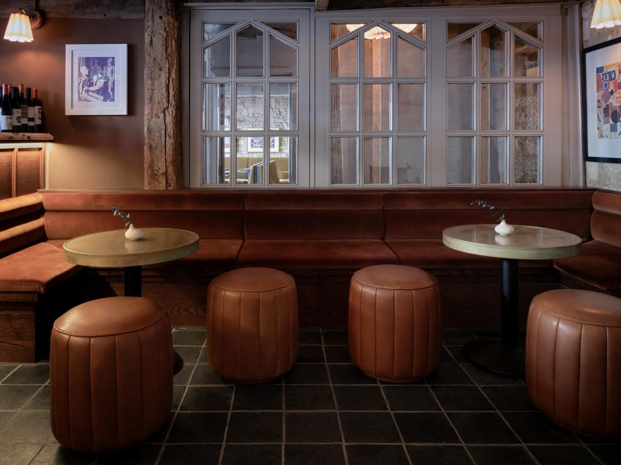 Highway Hotel Burford Buitenkant foto