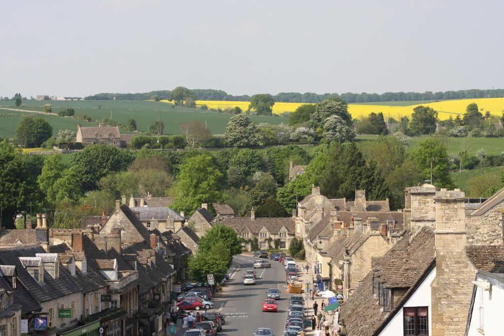 Highway Hotel Burford Buitenkant foto